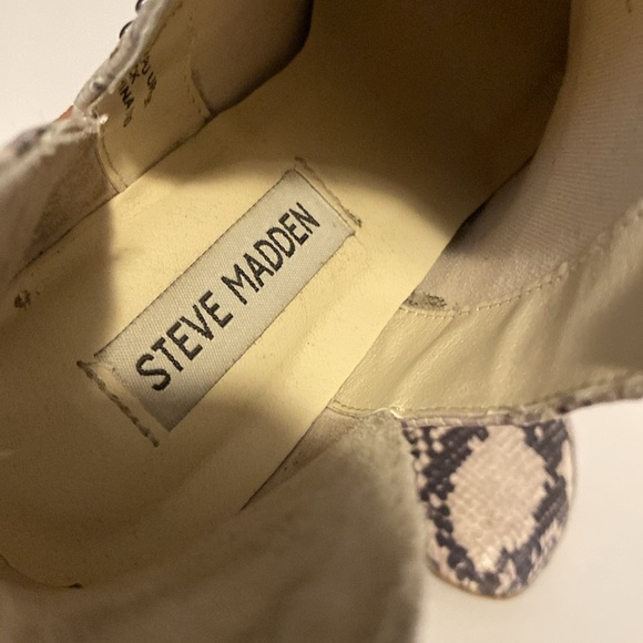 Steve Madden Rockstar Vegan Leather Snake Skin Print Ankle Booties w Chunky Heel - Picture 6 of 9